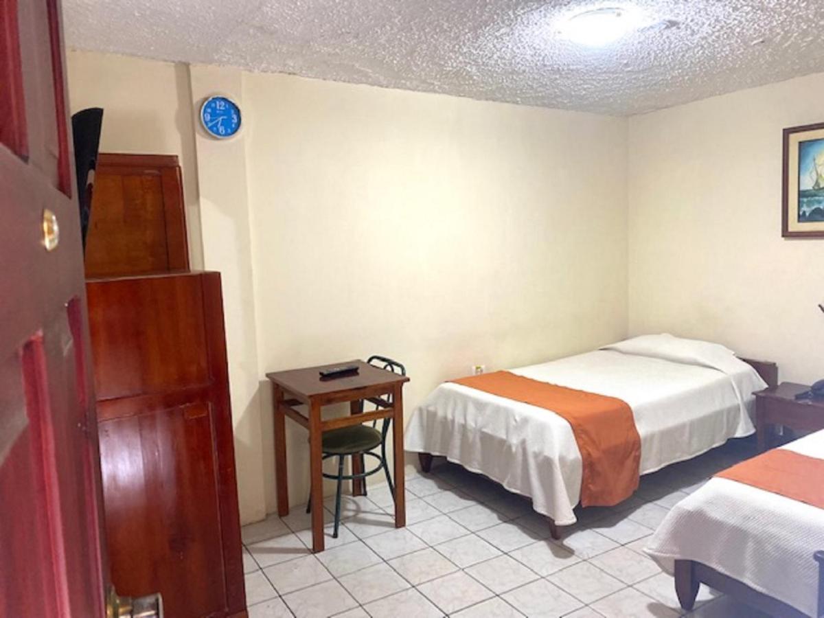 Hotel D'Mario Lago Agrio Ngoại thất bức ảnh