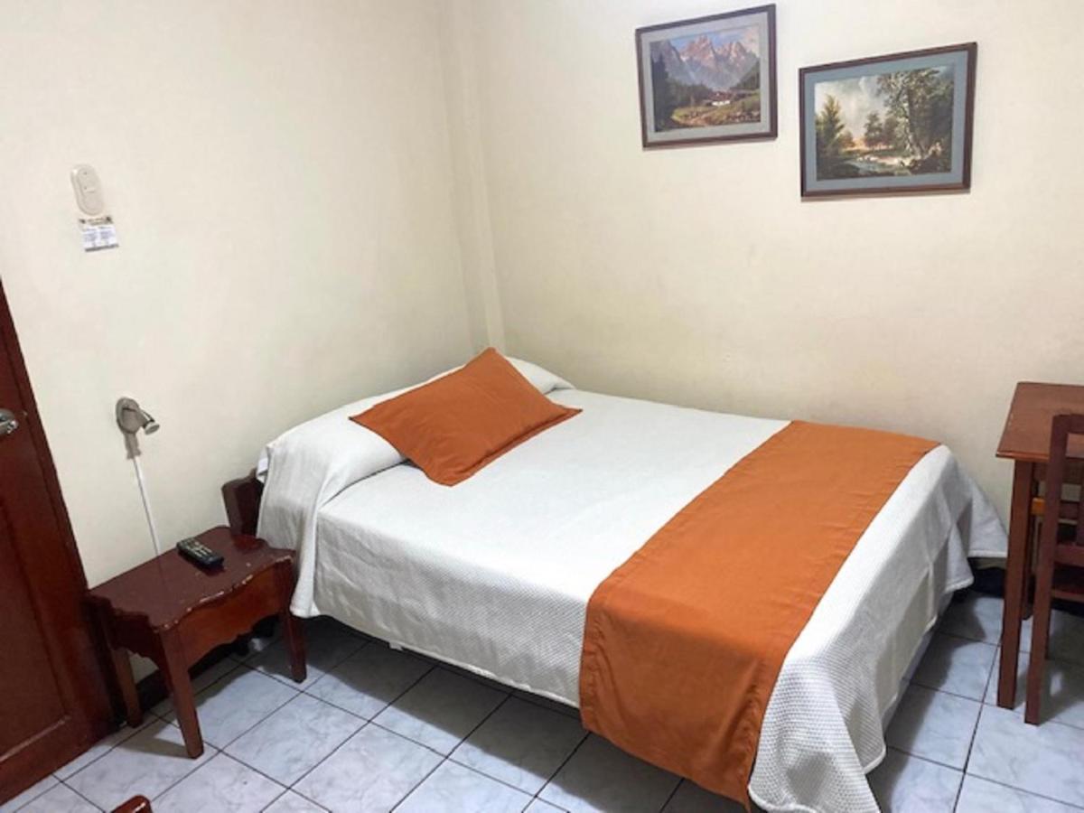 Hotel D'Mario Lago Agrio Ngoại thất bức ảnh