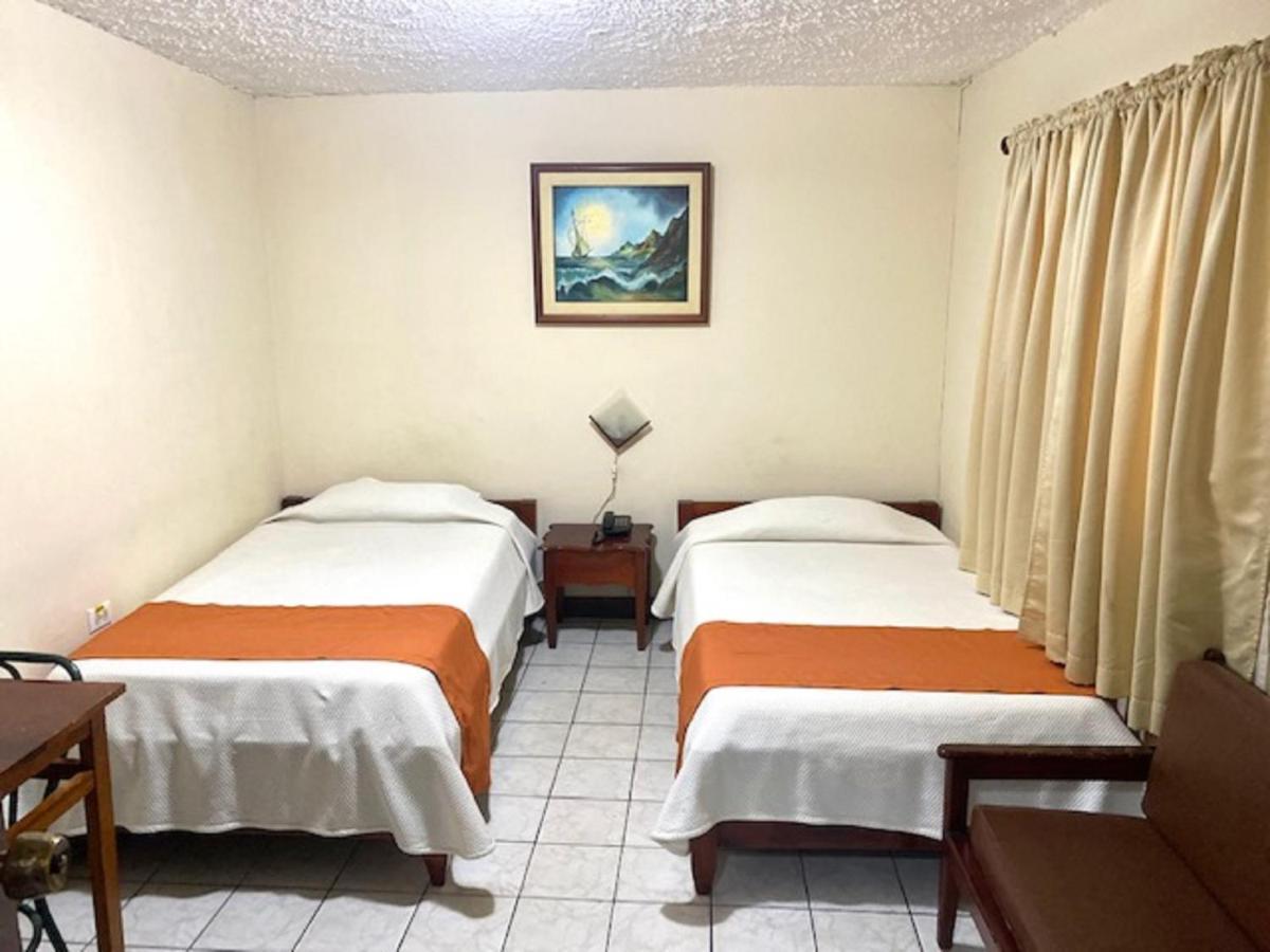 Hotel D'Mario Lago Agrio Ngoại thất bức ảnh