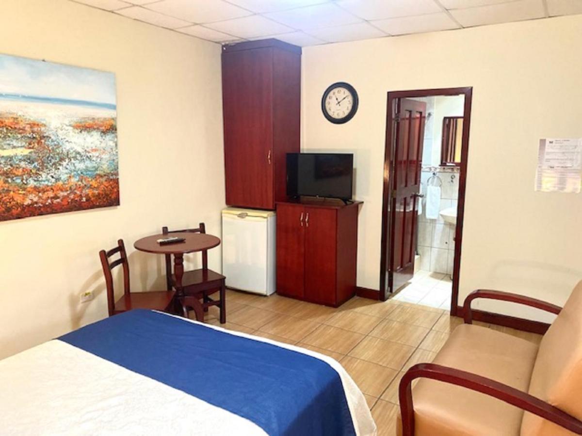 Hotel D'Mario Lago Agrio Ngoại thất bức ảnh