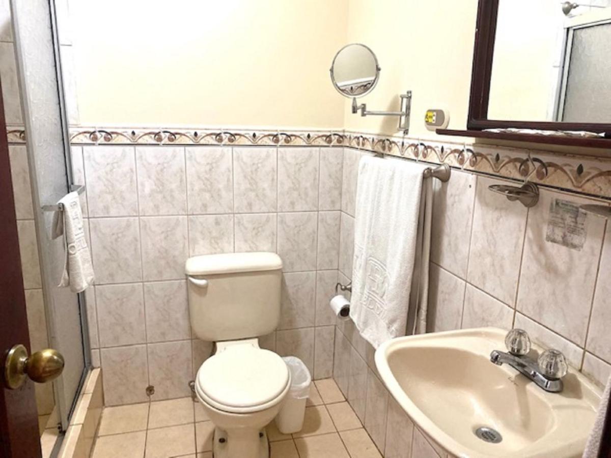 Hotel D'Mario Lago Agrio Ngoại thất bức ảnh