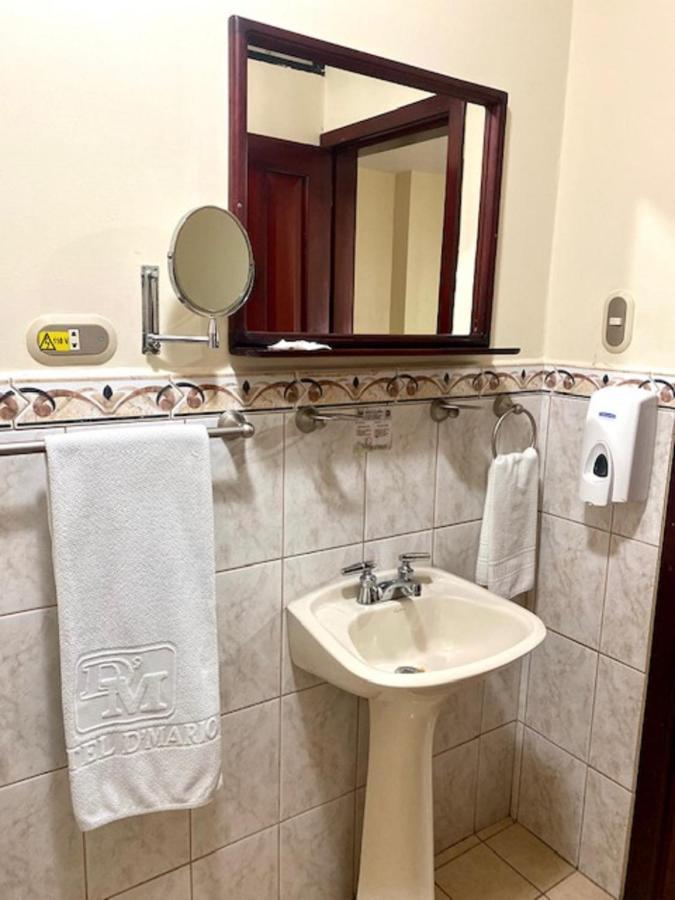 Hotel D'Mario Lago Agrio Ngoại thất bức ảnh